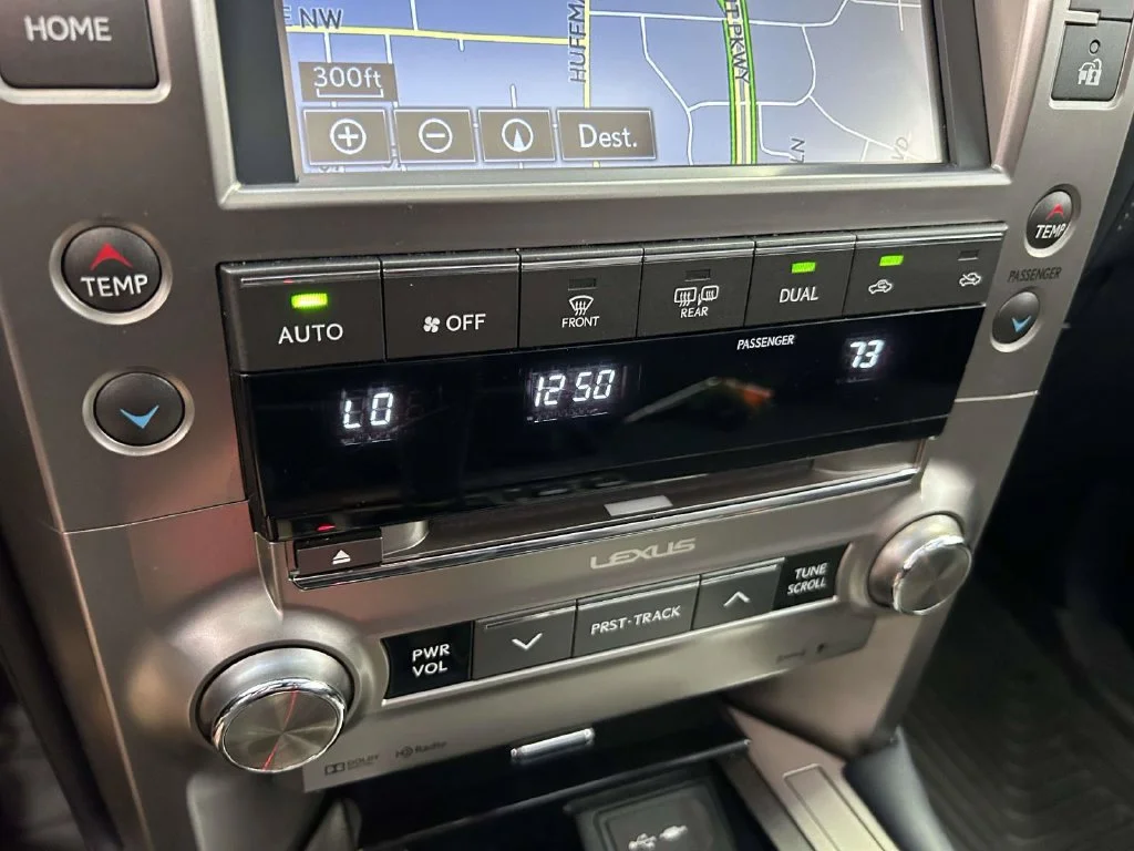 Used 2018 White Lexus 460 image 23