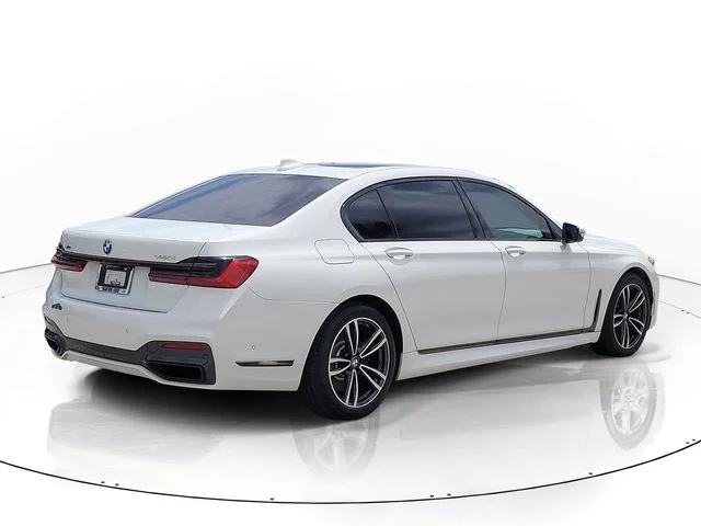Used 2022 White BMW 750i xDrive image 5