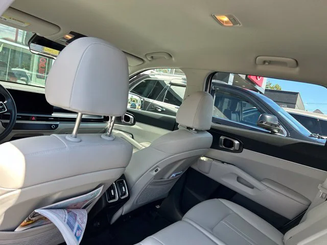 Used 2025 White Kia S image 13