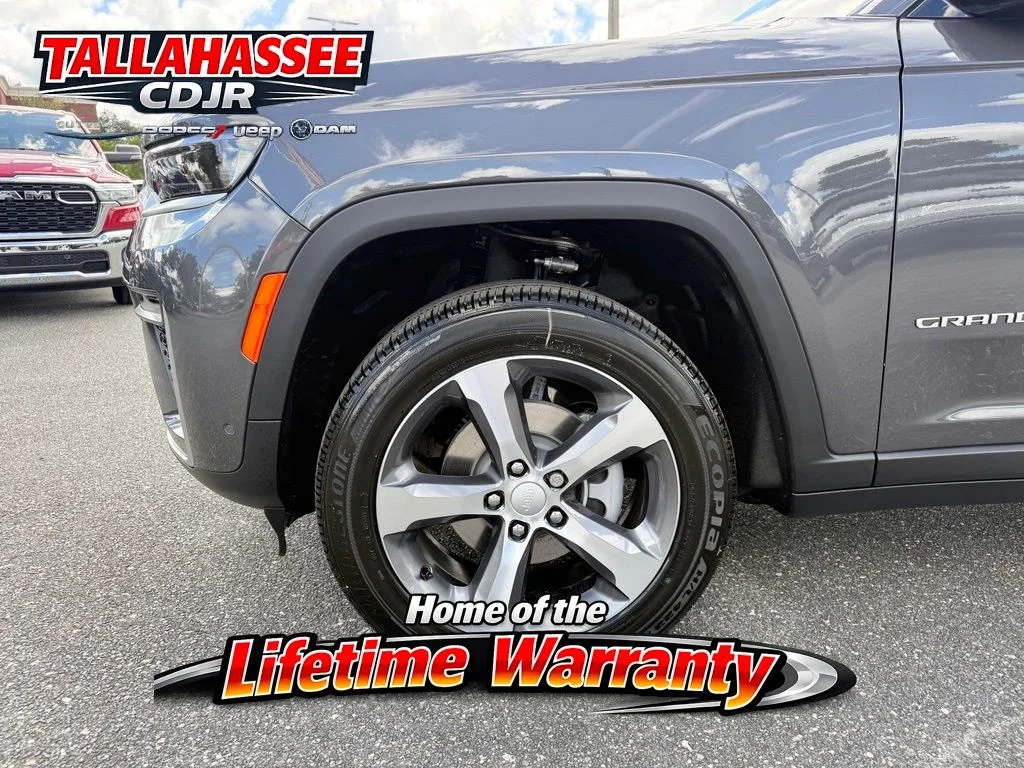 New 2026 Baltic Gray Metallic Clear-Coat Exterior Paint Jeep Limited image 14