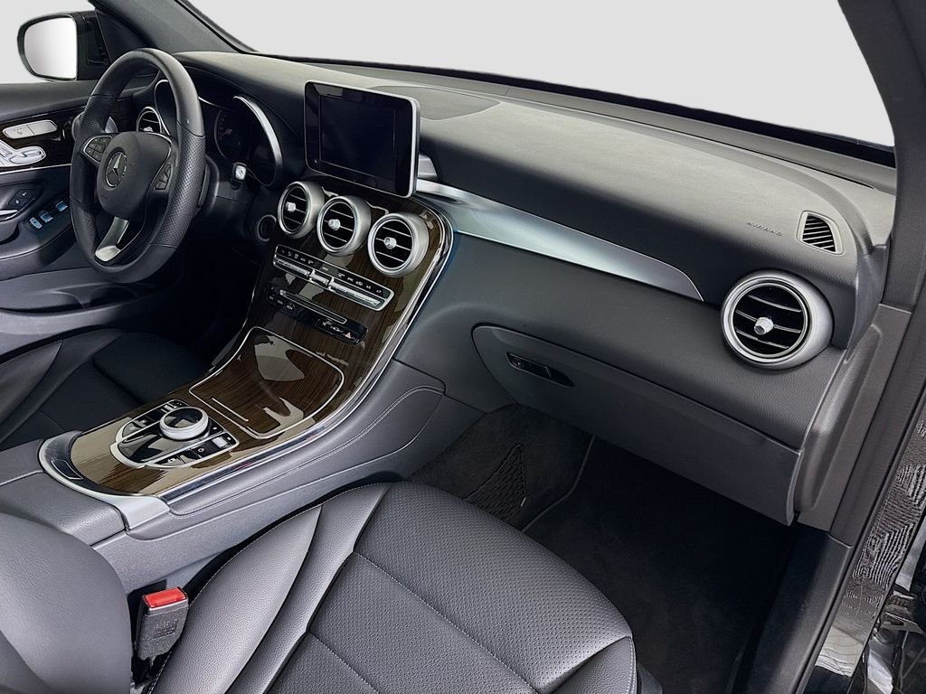 Used 2019  Mercedes-Benz GLC 300 image 29