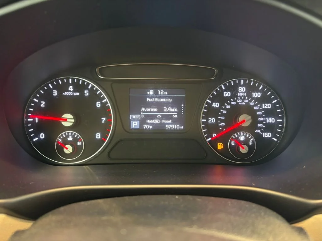 Used 2019 Red Kia LX image 18