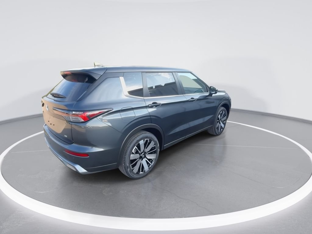 2025 Mitsubishi Outlander SE - Photo 8