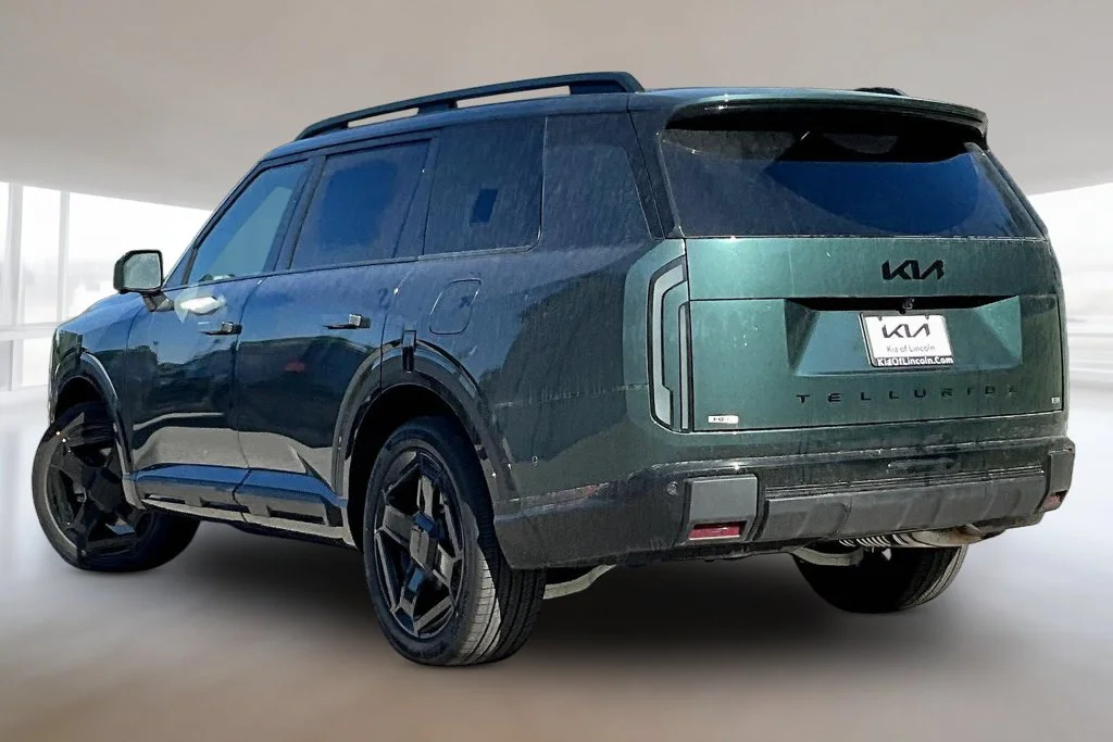 New 2027 Jade Green Kia X-Line SX Prestige image 3