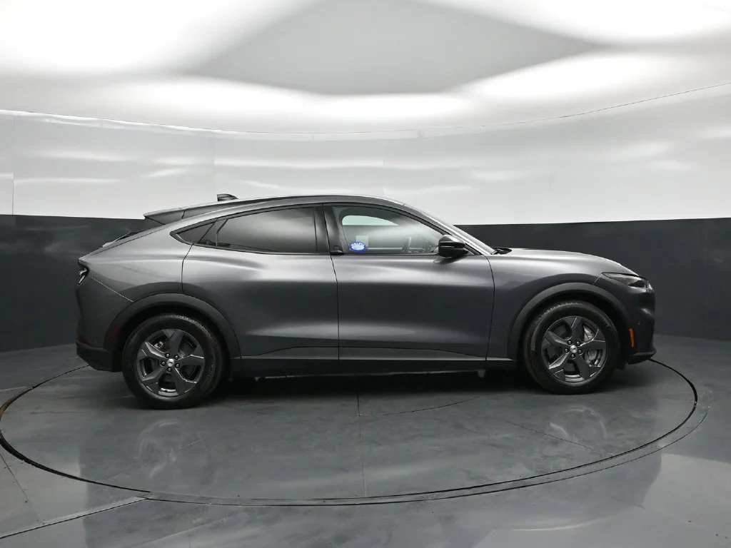 Used 2023 Gray Ford Select image 22