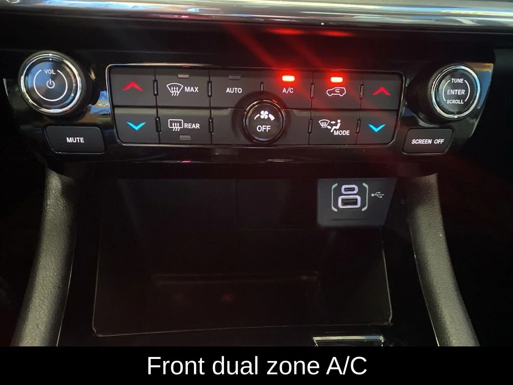 Used 2024 White Jeep Limited image 6
