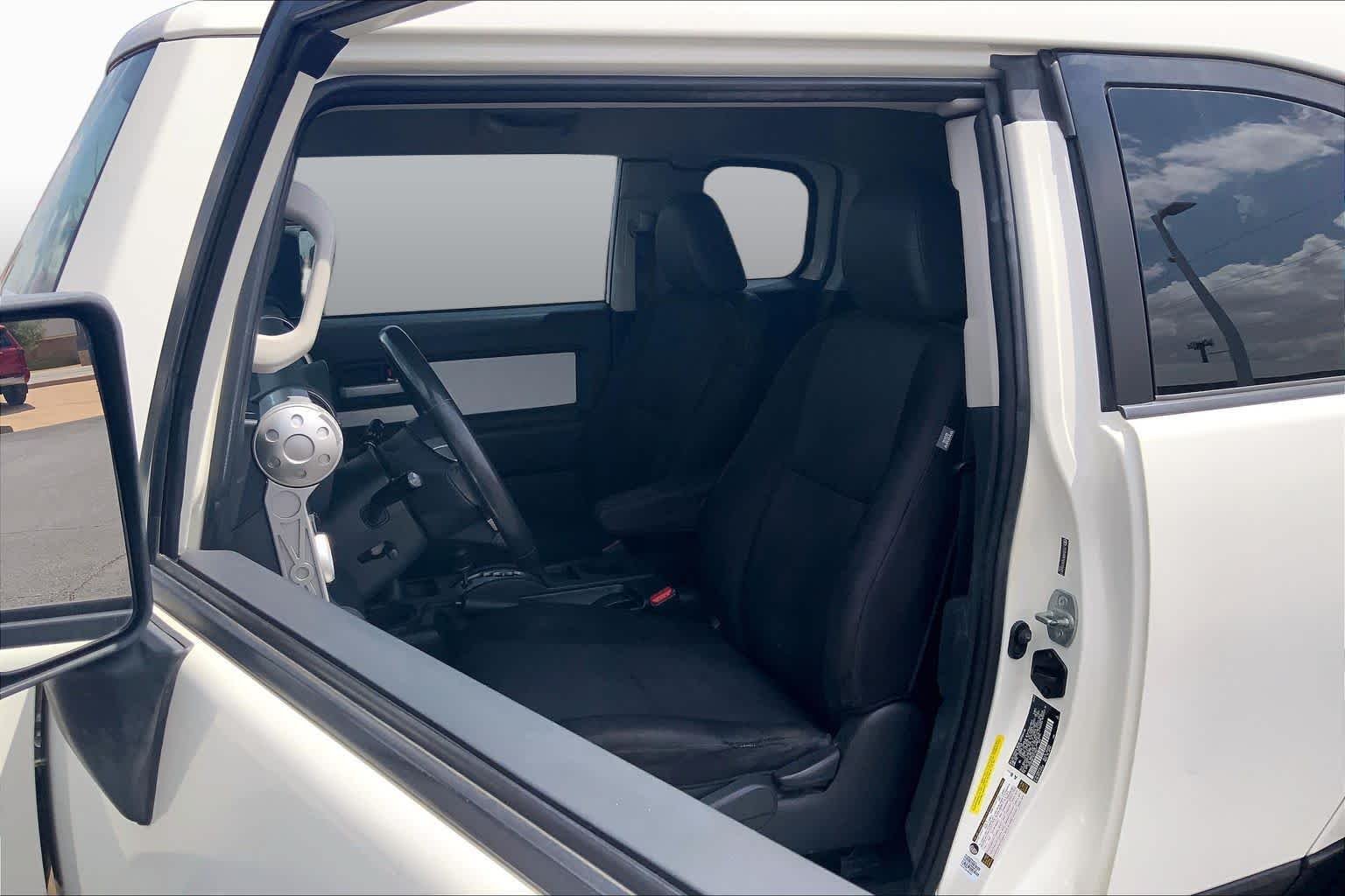 Pre-Owned 2014 Toyota FJ Cruiser