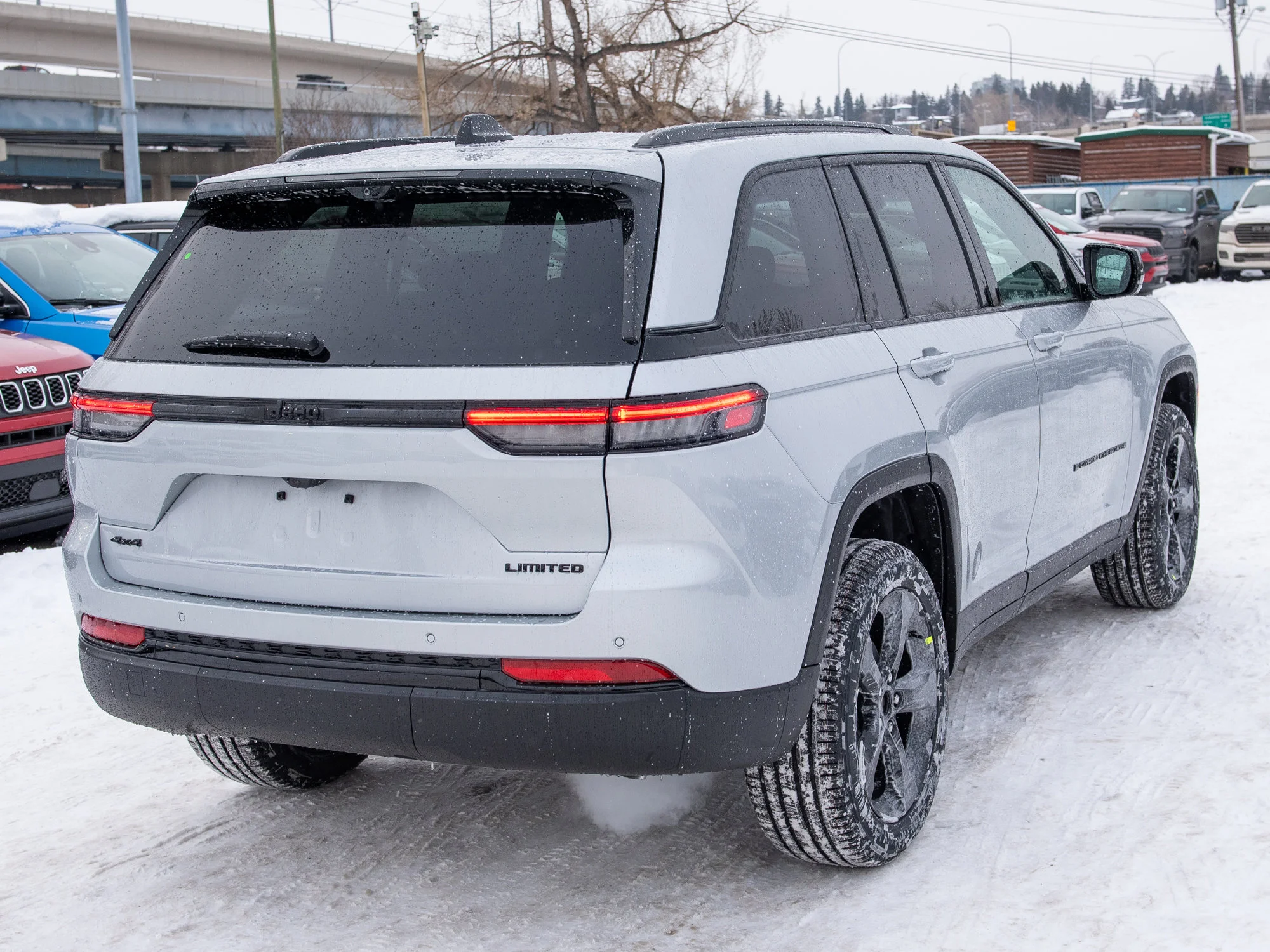 New 2025 Silver Jeep Limited* image 5