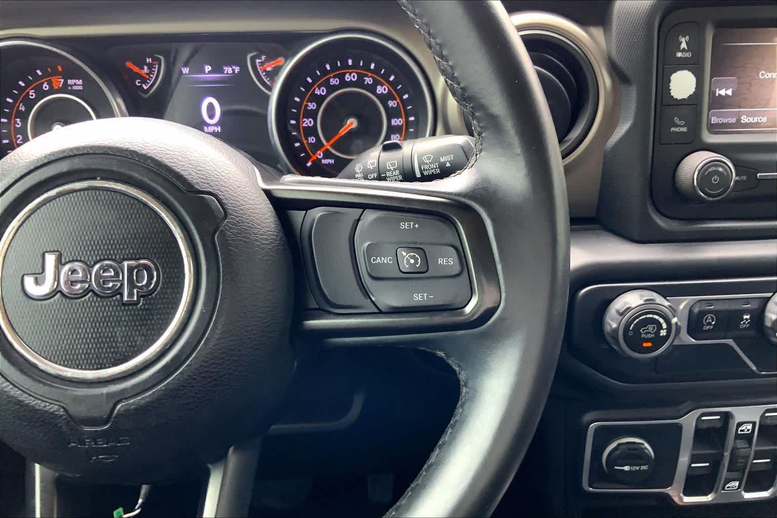 Used 2018 Punkn Metallic Clearcoat Jeep Sport S image 23