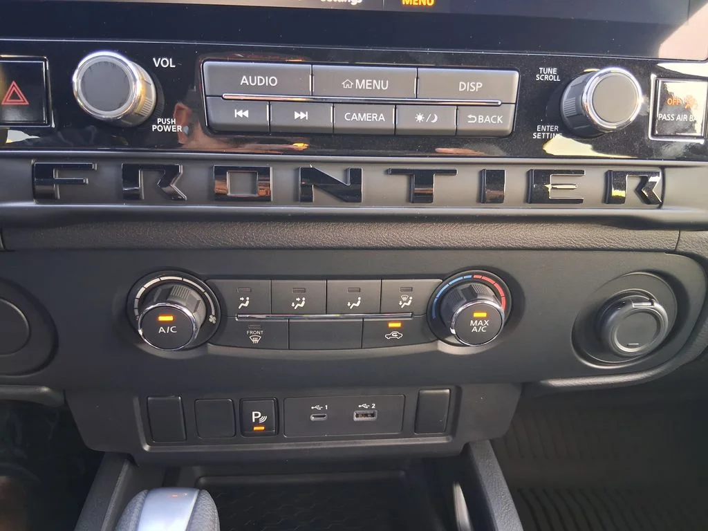 New 2026 Glacier White Nissan Crew Cab SV image 15