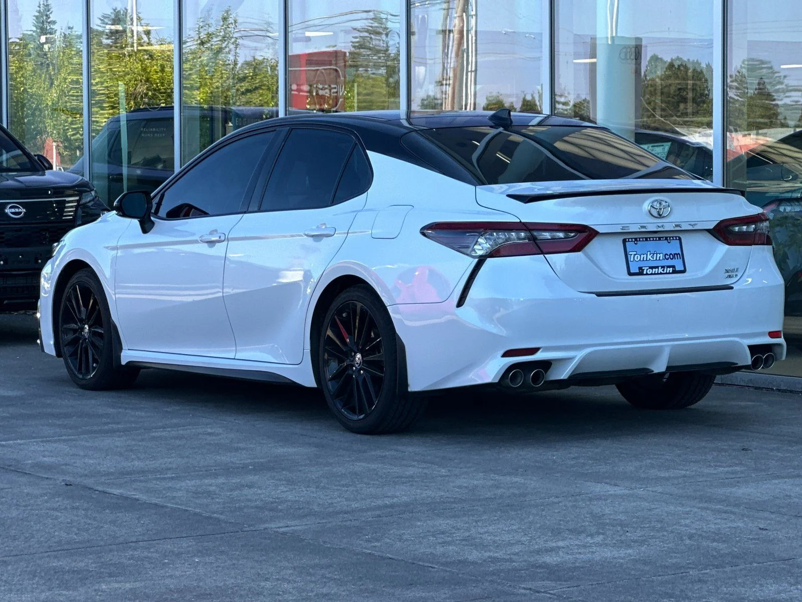 Used 2021 Wind Chill Pearl/Midnight Black Metallic Toyota XSE image 5
