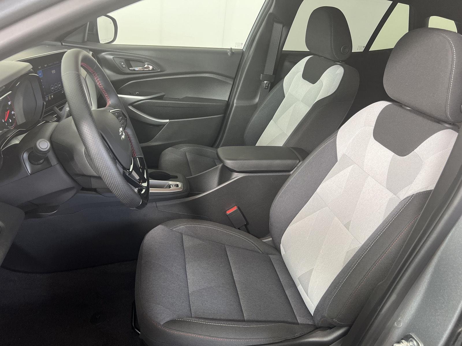 Used 2025 Sterling Gray Metallic Chevrolet 1RS image 4