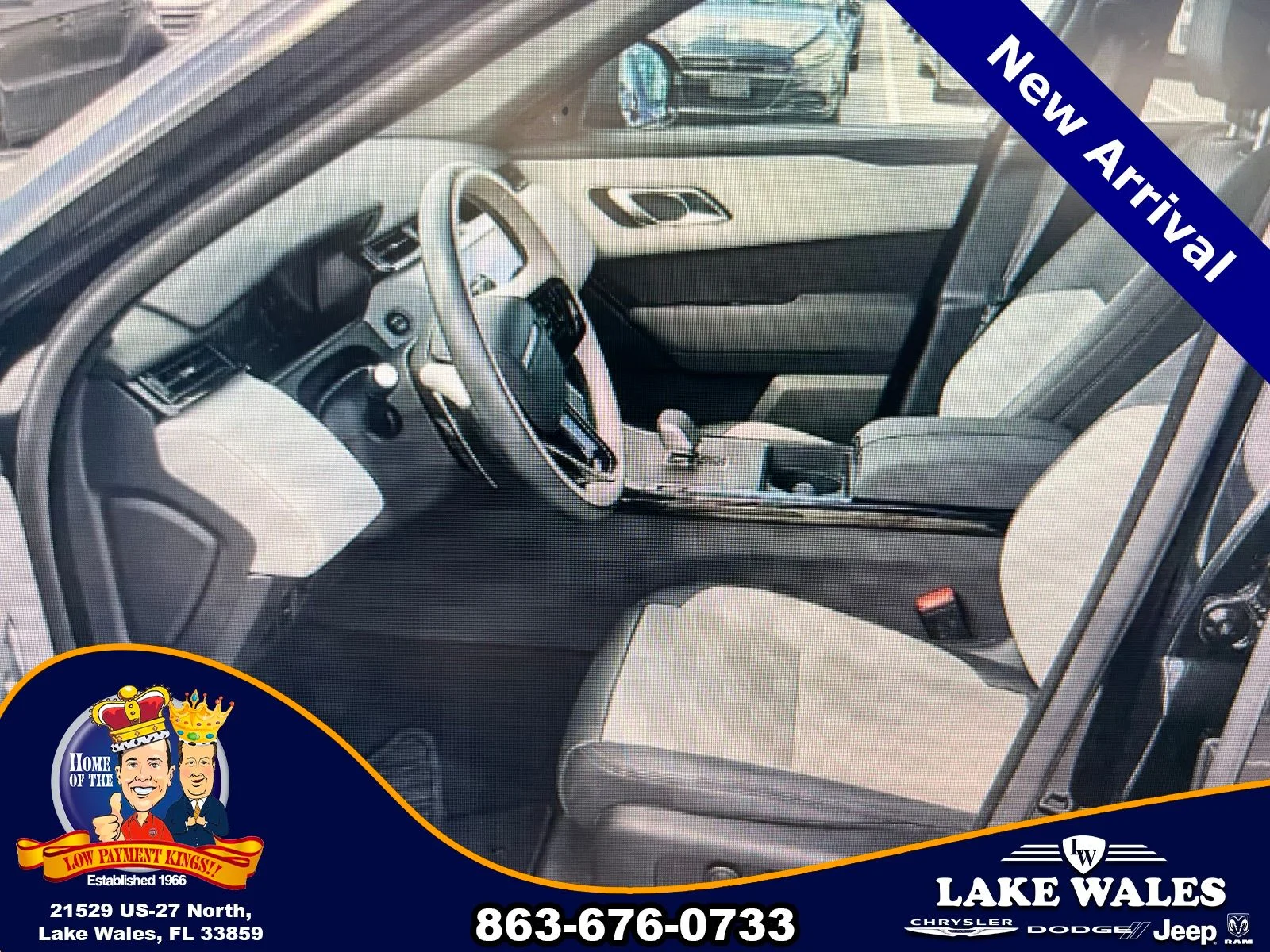 Used 2024 Black Land Rover Dynamic SE image 11