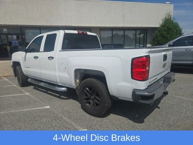 Used 2015 SUMMIT WHITE Chevrolet LS image 18