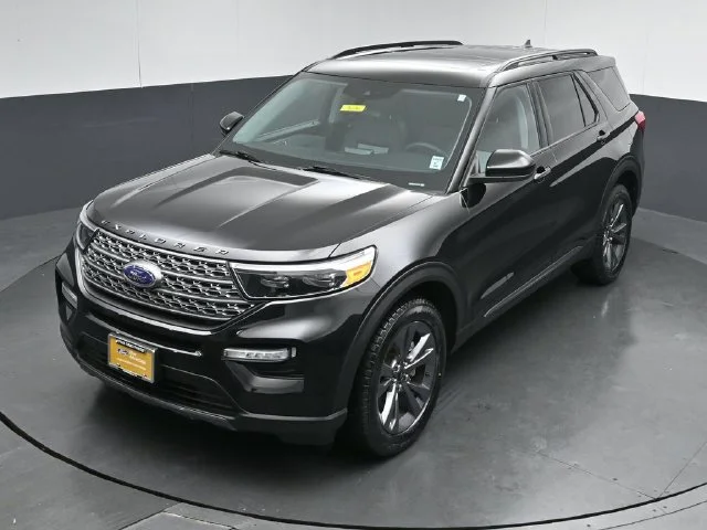 Certified Used 2024 Agate Black Metallic Ford XLT image 48