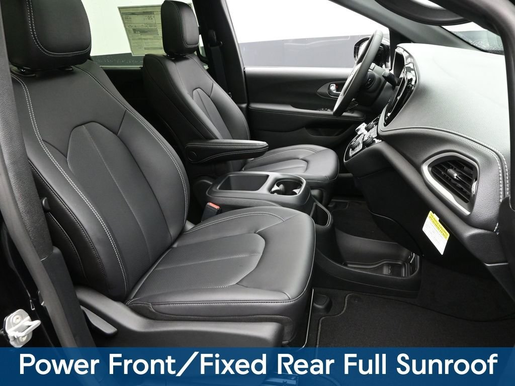 2026 Chrysler Pacifica Select - Photo 10