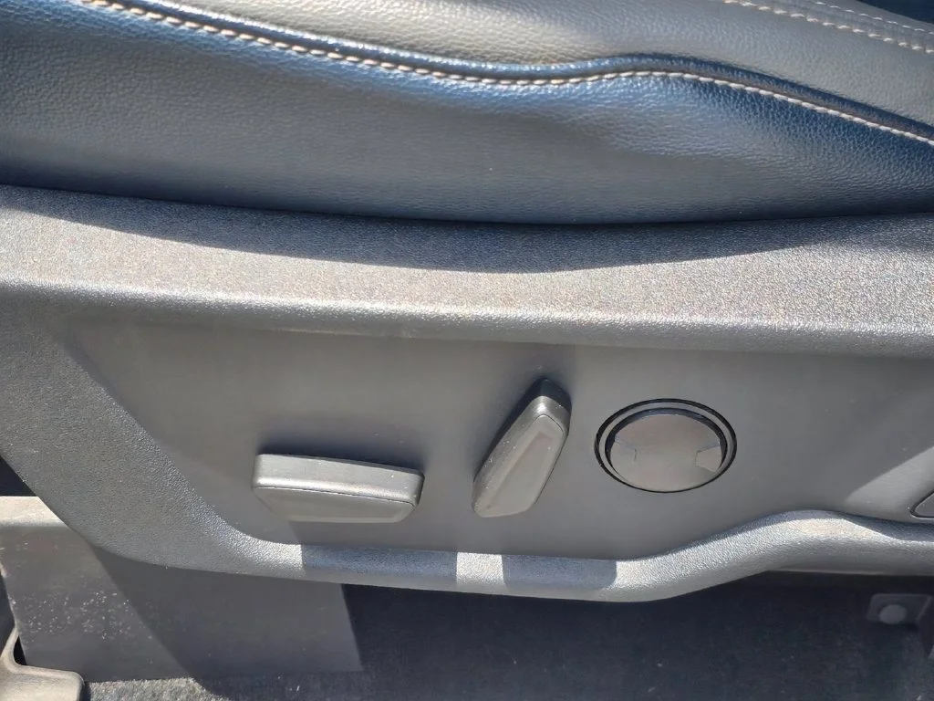 Used 2023 Cactus Gray Ford Base image 19