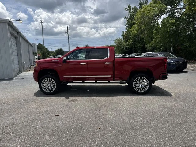 Used 2022  Chevrolet High Country image 8