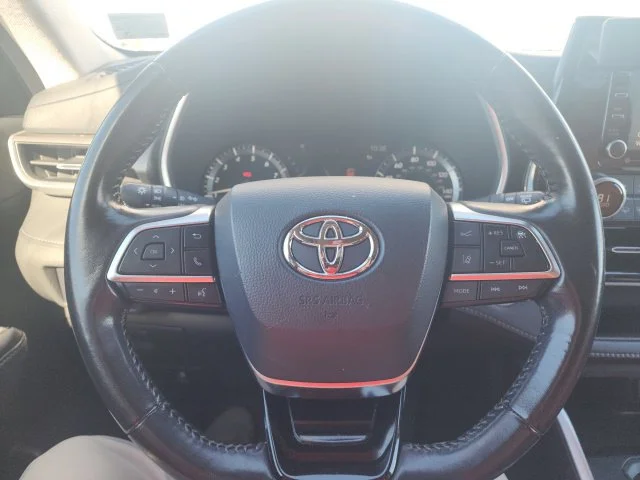 Used 2021 Black Toyota XLE image 14