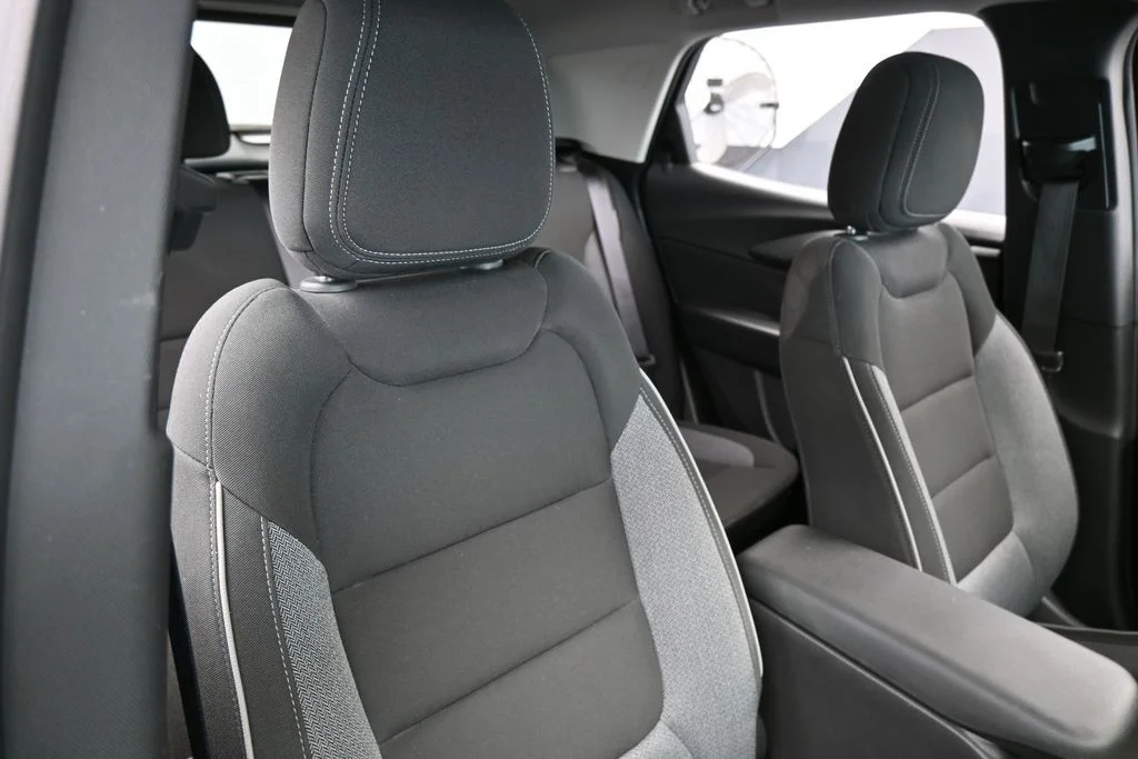 Used 2023 Summit White Chevrolet LS image 36