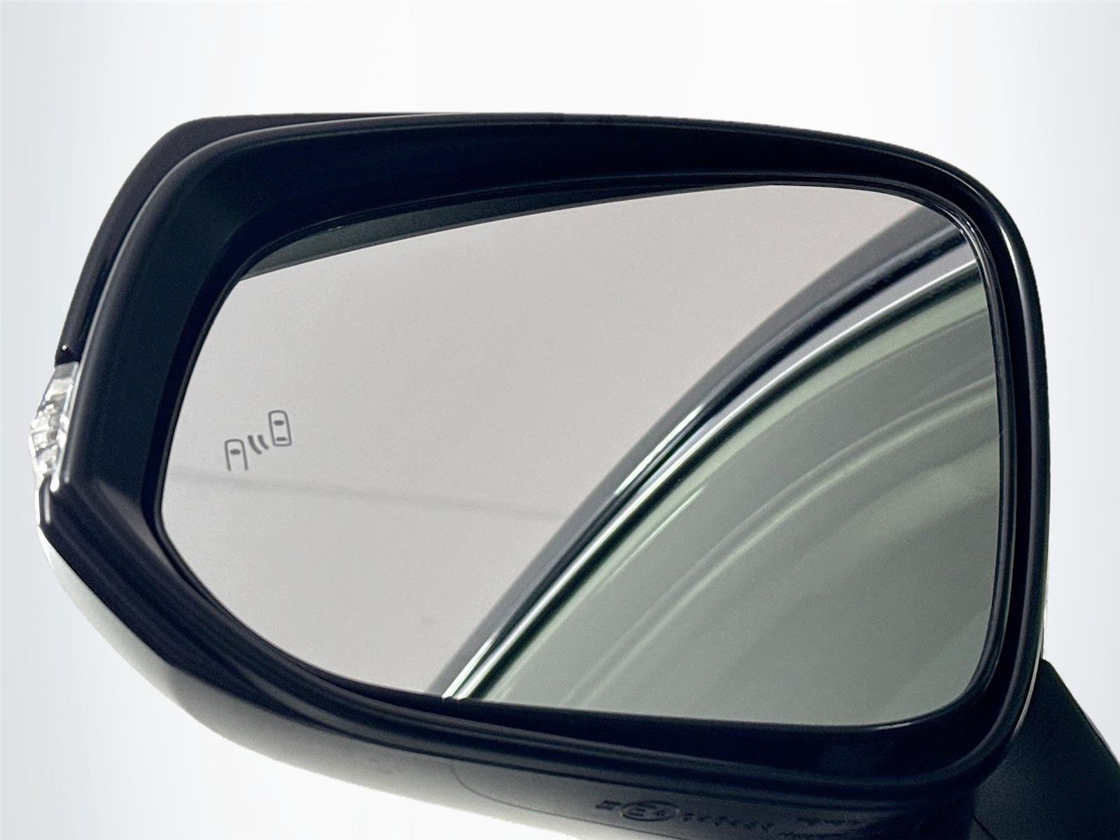 Used 2025 Midnight Black Metallic Toyota XLE Premium image 5