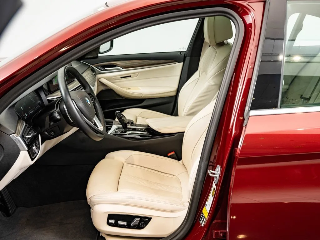 Used 2023 Aventurin Red Metallic BMW 540i xDrive image 22