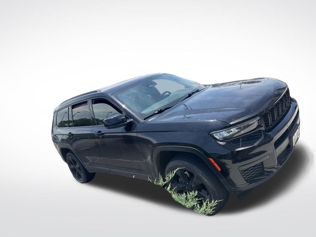 Used 2023 Black Jeep Altitude image 2