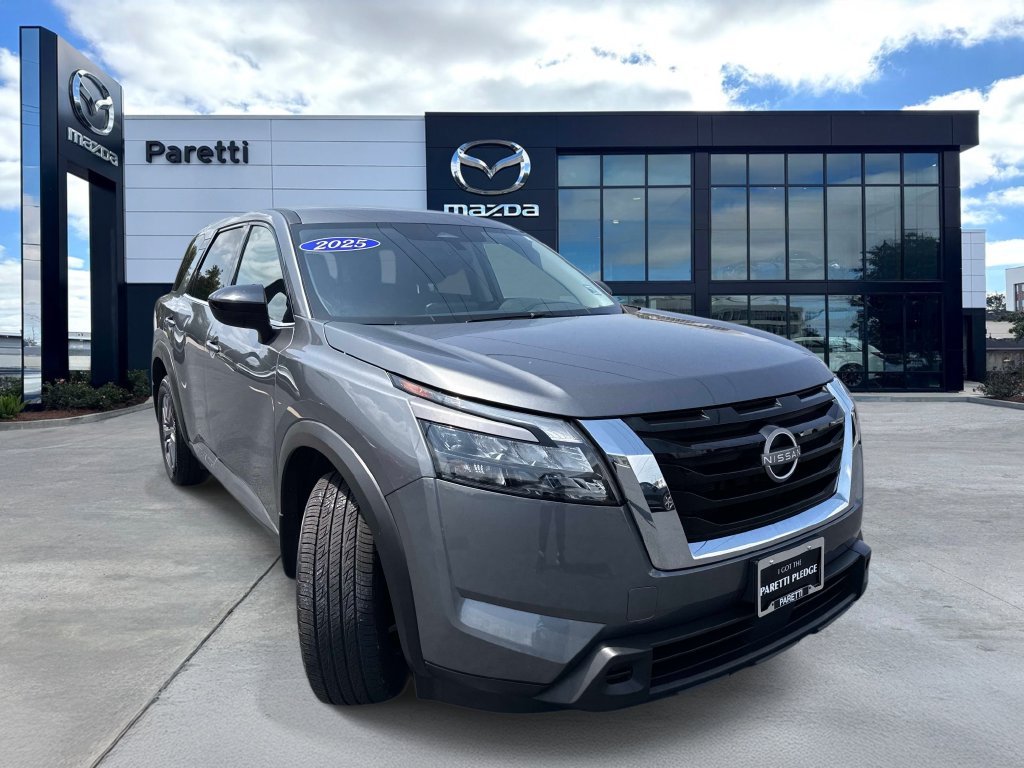 Used 2025 Gray Nissan S image 5