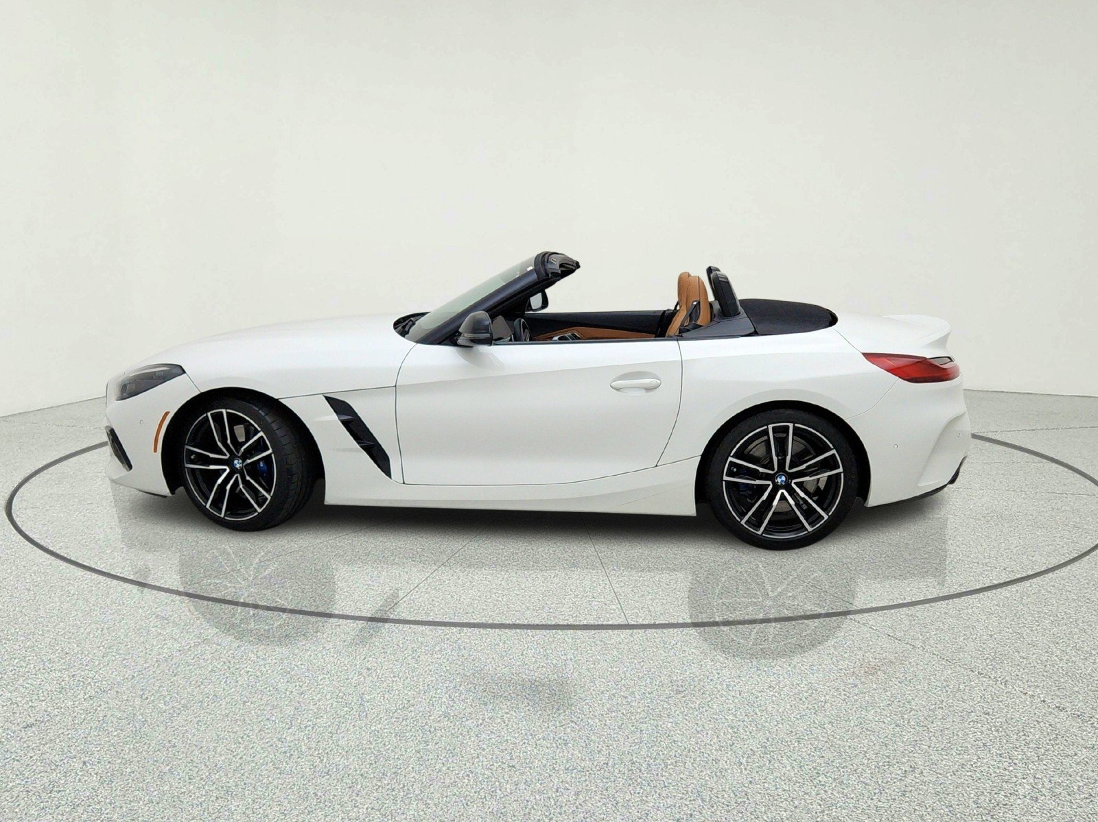 Used 2023 Alpine White BMW sDrive30i image 14