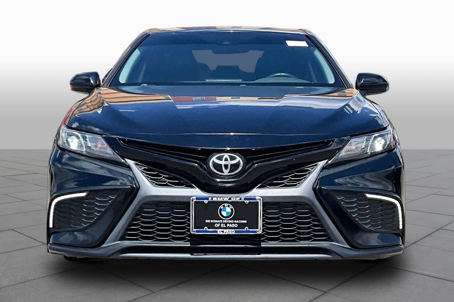Used 2022 Midnight Black Metallic Toyota SE image 3