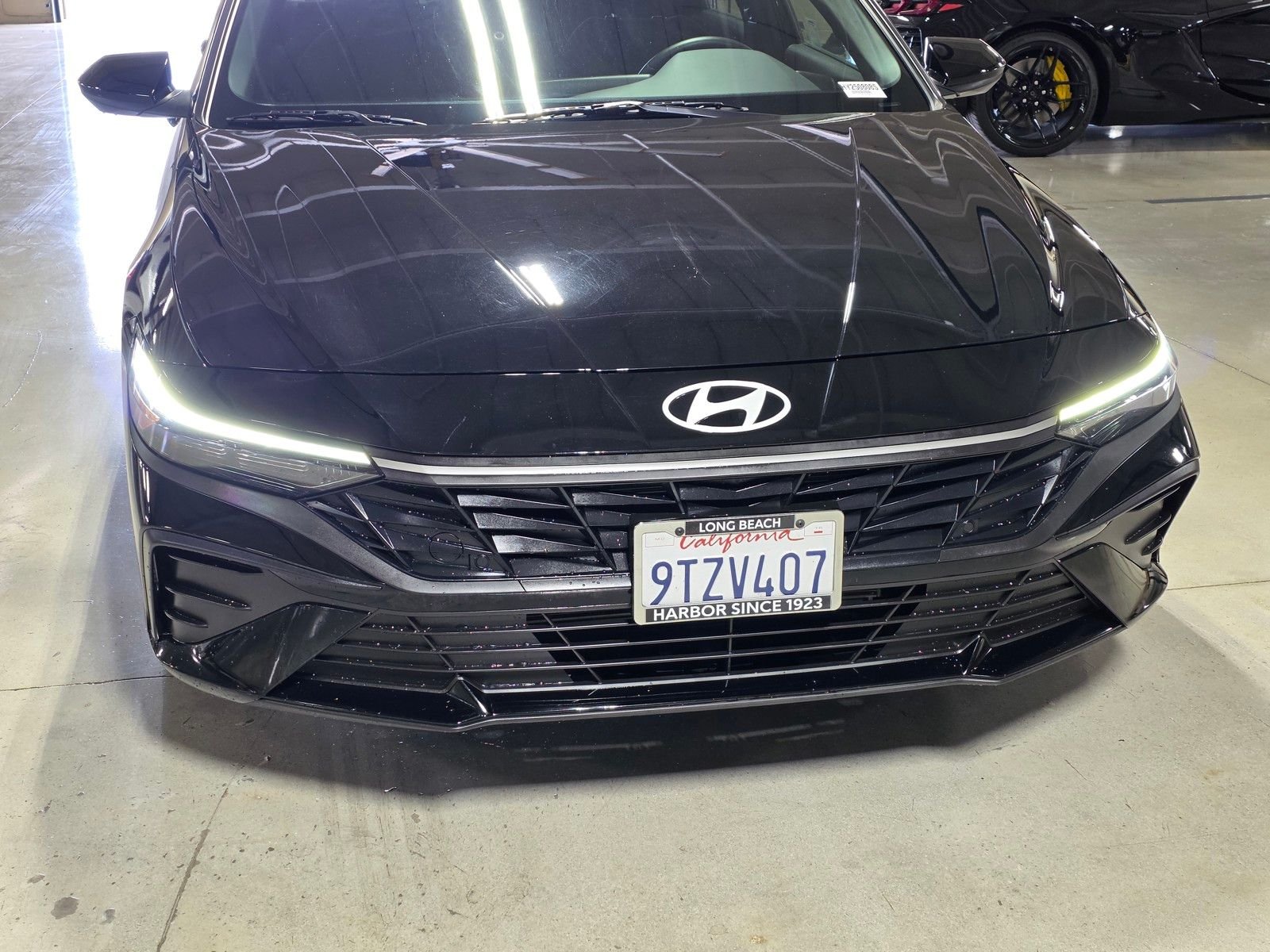 Used 2025 Abyss Black Hyundai SEL Sport image 9