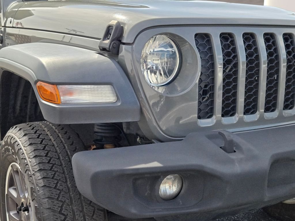 Used 2020 Gray Jeep Sport image 2