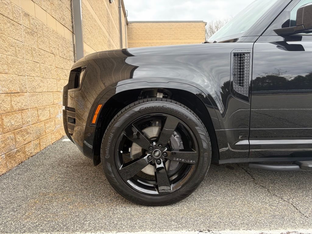 Certified Pre-Owned 2025 Land Rover Defender 110 X-Dynamic SE 4D Sport ...