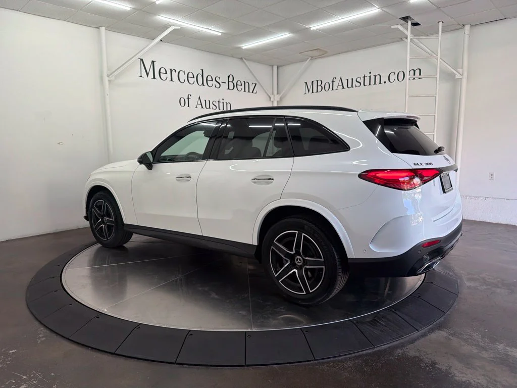 New 2027 White Mercedes-Benz GLC 300 image 5