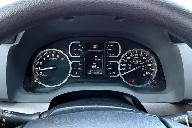 Used 2018 White Toyota SR5 image 14