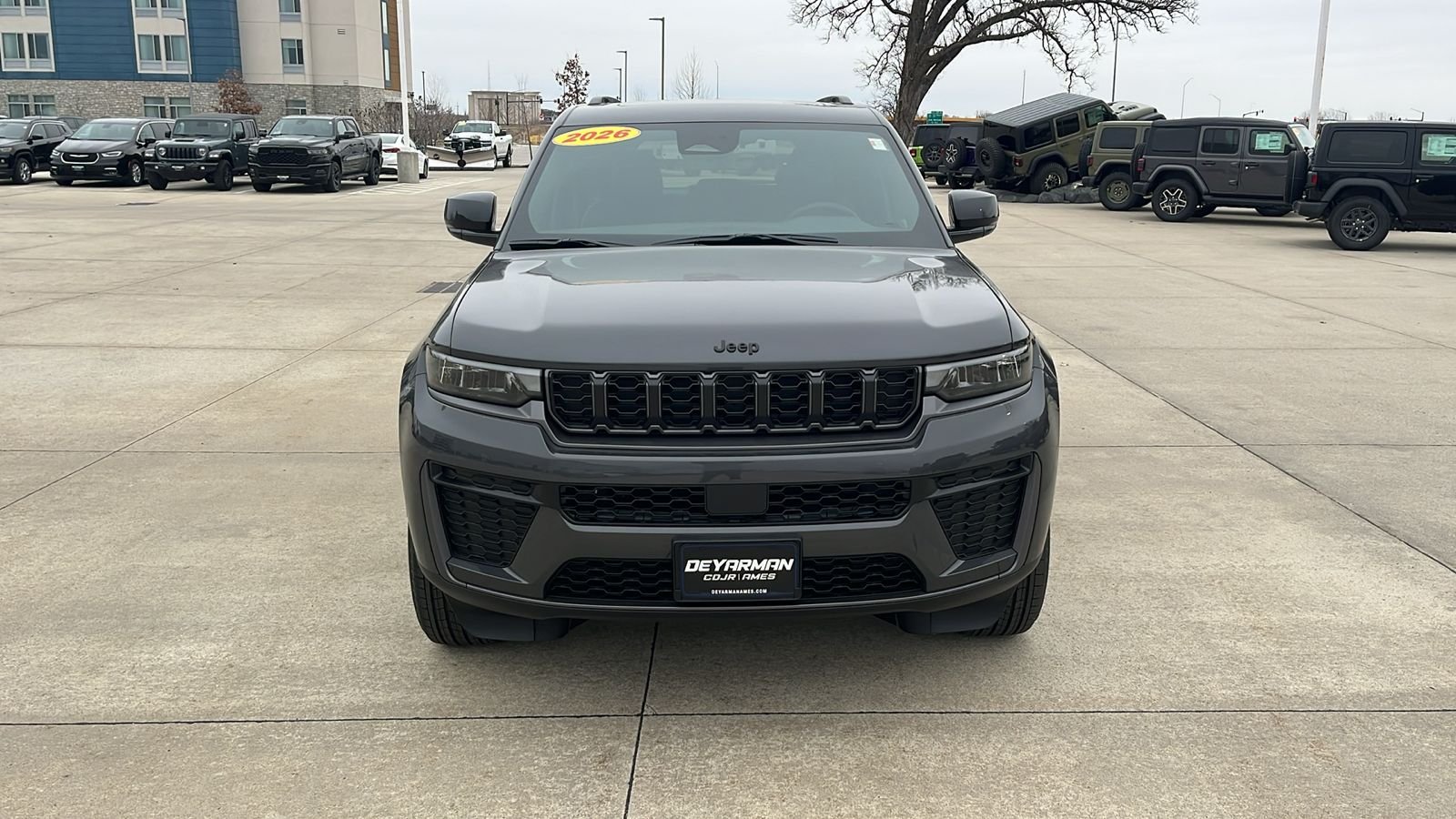 New 2026 Baltic Gray Metallic Clear-Coat Exterior Paint Jeep Altitude image 3