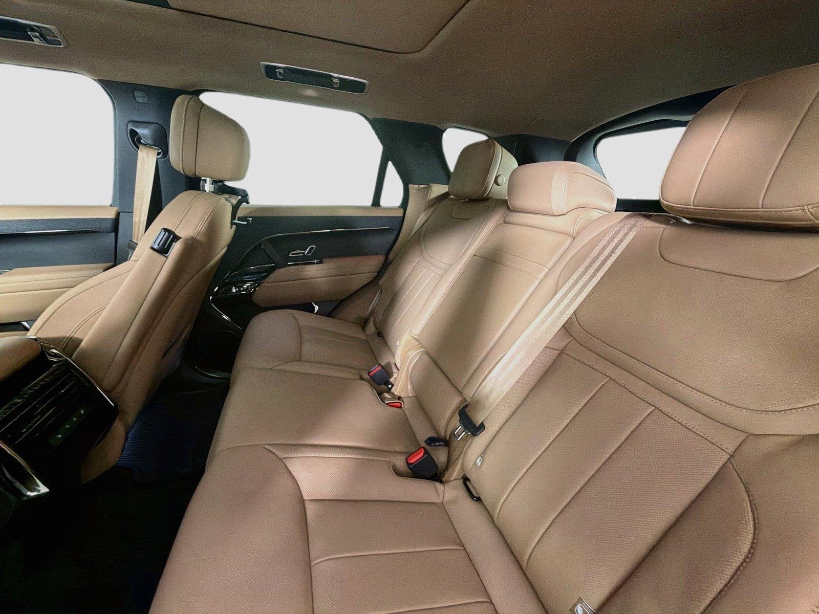 New 2026 Carpathian Grey Land Rover SE image 24