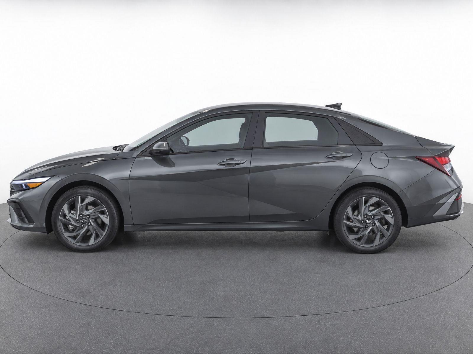 Used 2024 Amazon Gray Hyundai SEL image 6