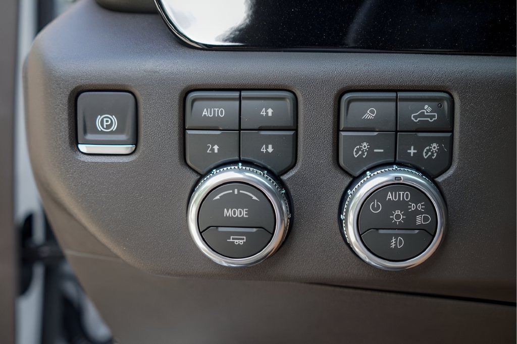 2026 GMC Sierra 1500 SLT - Photo 15
