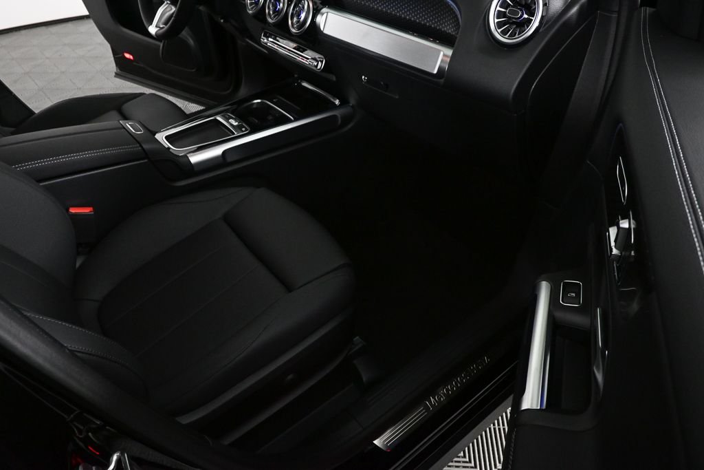 New 2026 Night Black Mercedes-Benz GLB 250 image 23