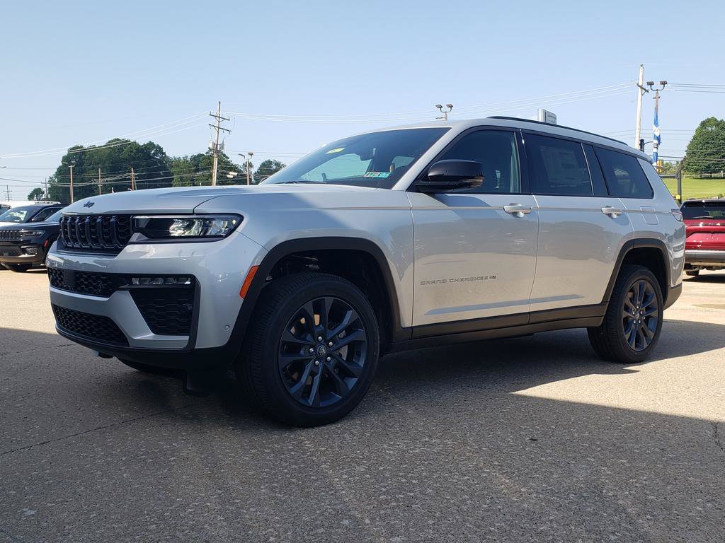 New 2026 Silver Zynith Exterior Paint Jeep 85th Anniversary Edition image 8