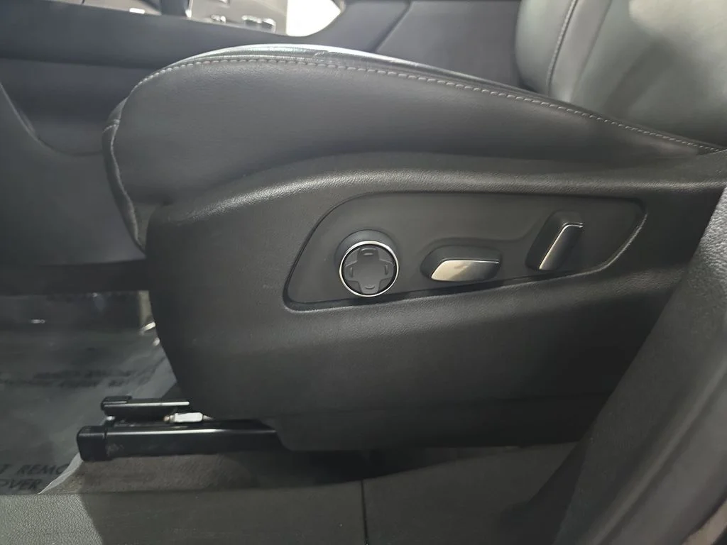 Used 2025 Black Cadillac Premium Luxury image 30