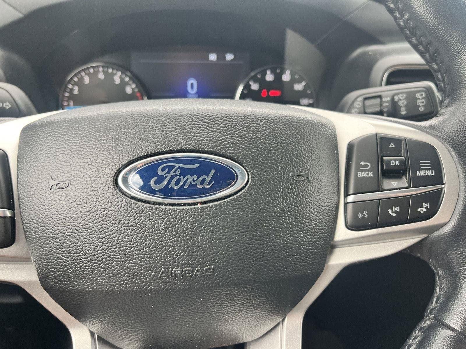 Used 2022 Rapid Red Metallic Tinted Clearcoat Ford XLT image 25