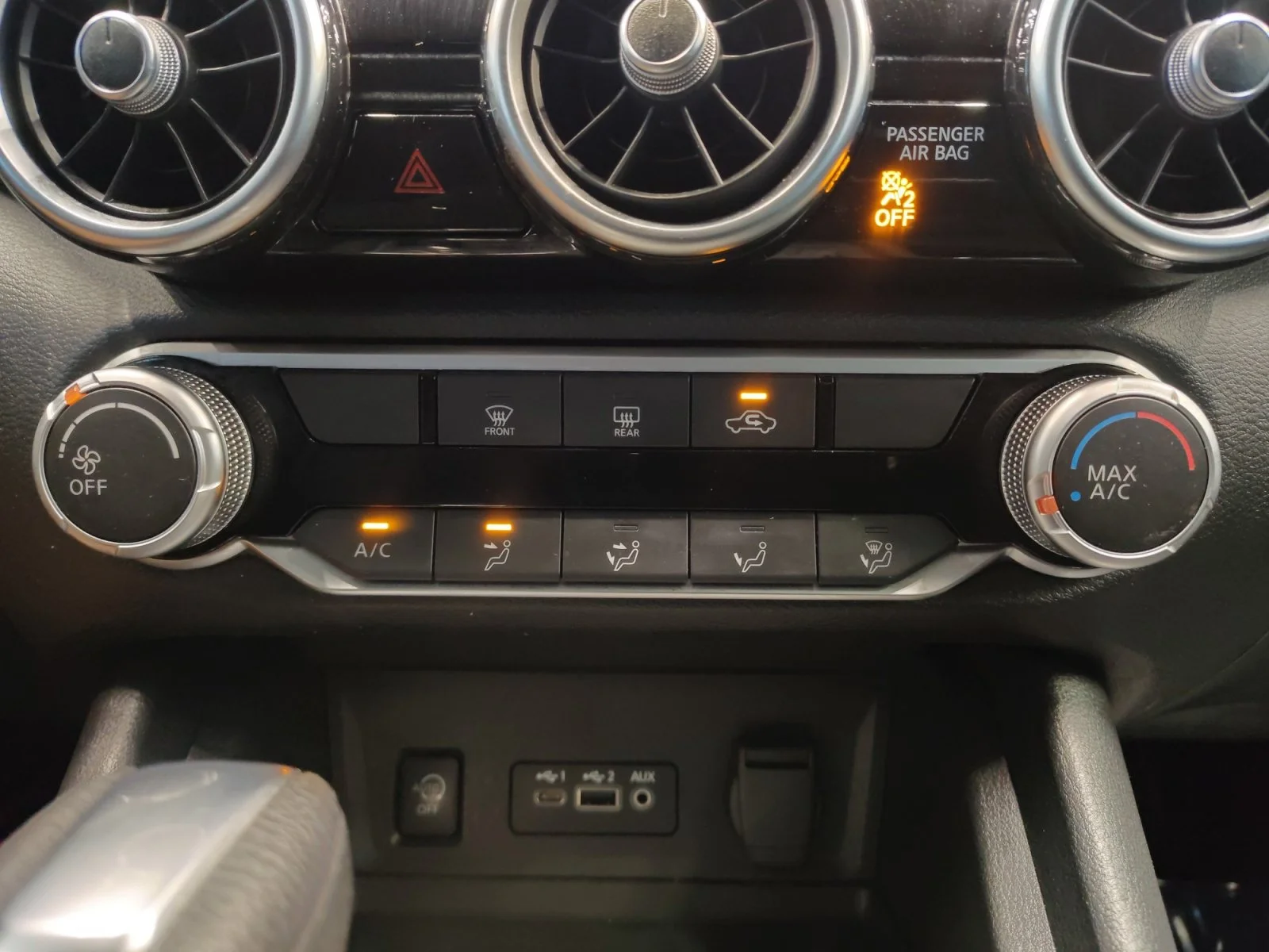 Used 2024 Aspen White Tricoat Nissan SV image 17