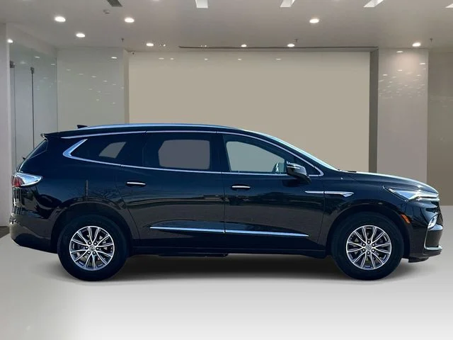 Used 2023 Black Buick Essence image 5