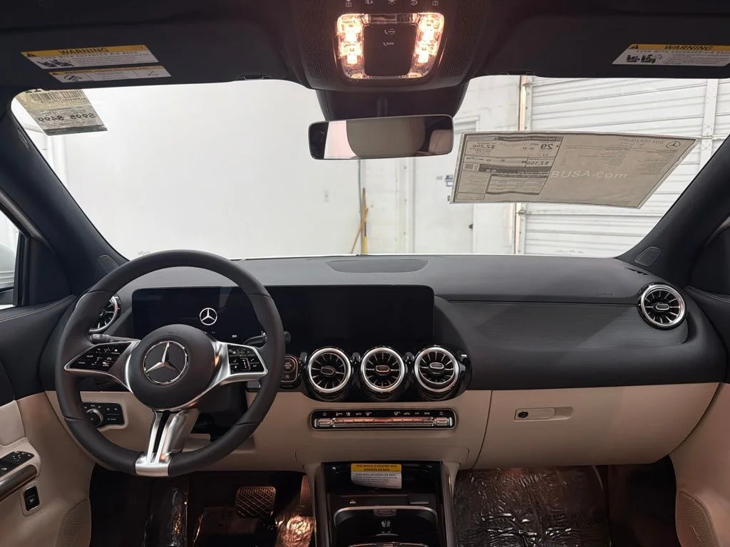 New 2026 White Mercedes-Benz GLA 250 image 23