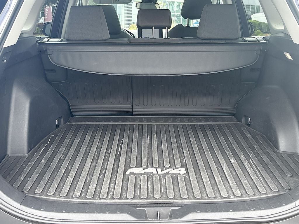 Used 2025  Toyota XLE image 10