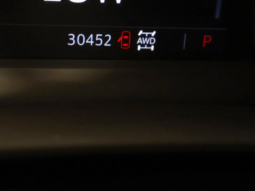 Used 2023 White Cadillac Premium Luxury image 40