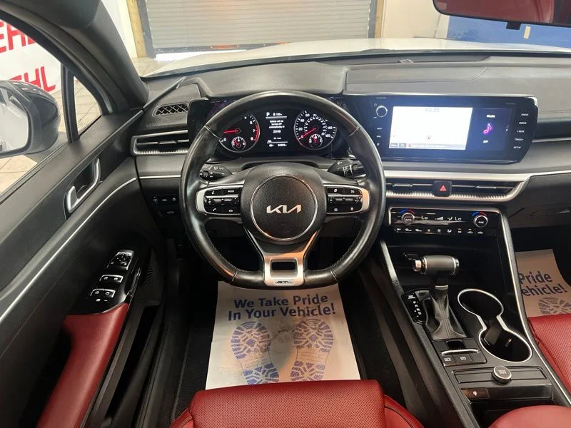 Used 2023 White Kia GT-Line image 30