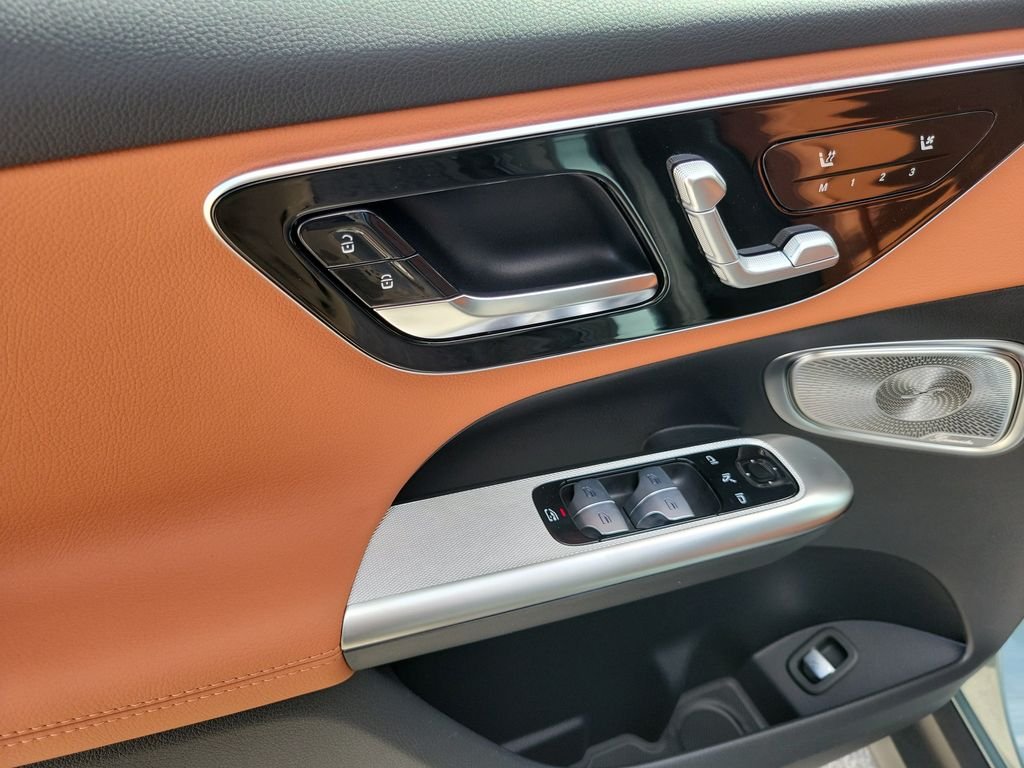 New 2026 Verde Silver Metallic Mercedes-Benz GLC 300 image 19